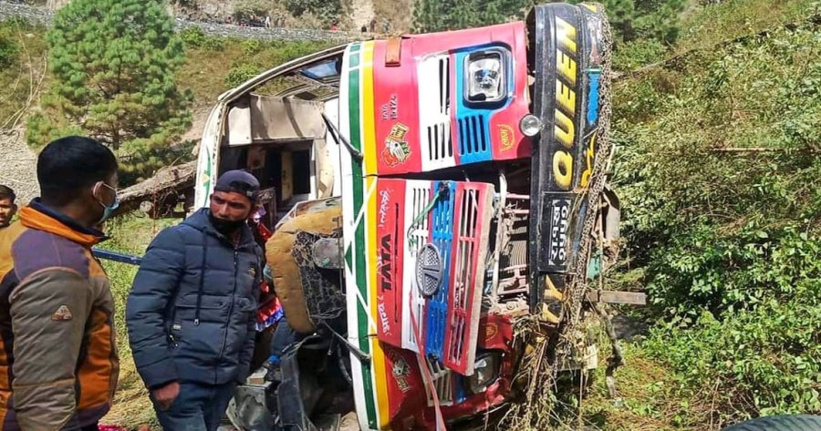 सल्यान बस दुर्घटना : मृतकको संख्या १२ पुग्यो